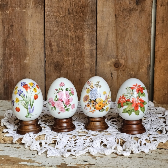 80's Hoffman Avon Porcelain Eggs With Wooden Stands, Seasons Set of 4 - Picture 11 of 11